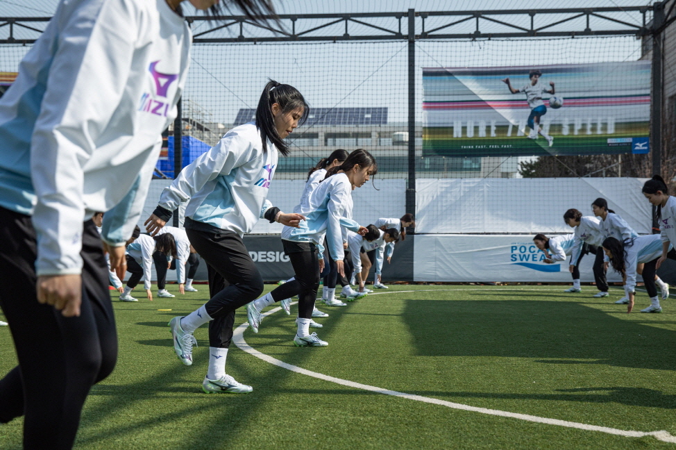 고객이 직접 짜는 축구 전술... 미즈노, '미즈노 크래프트: 온 AG' 개최 1255-Image